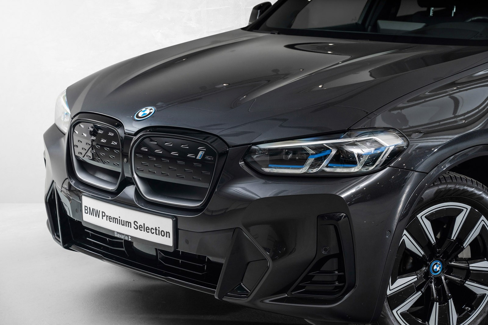 BMW iX3