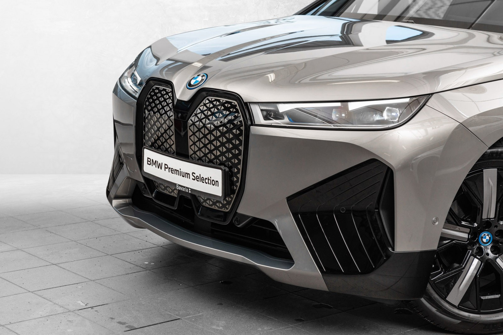 BMW iX M60