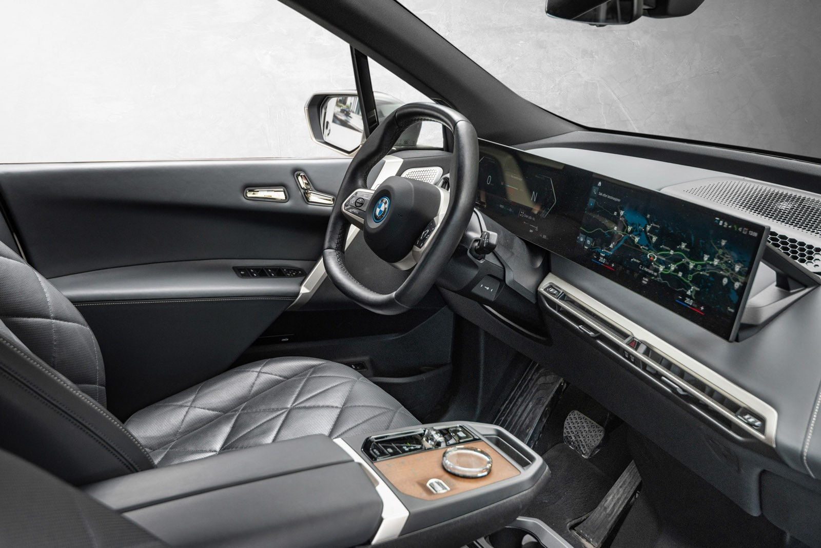 BMW iX M60