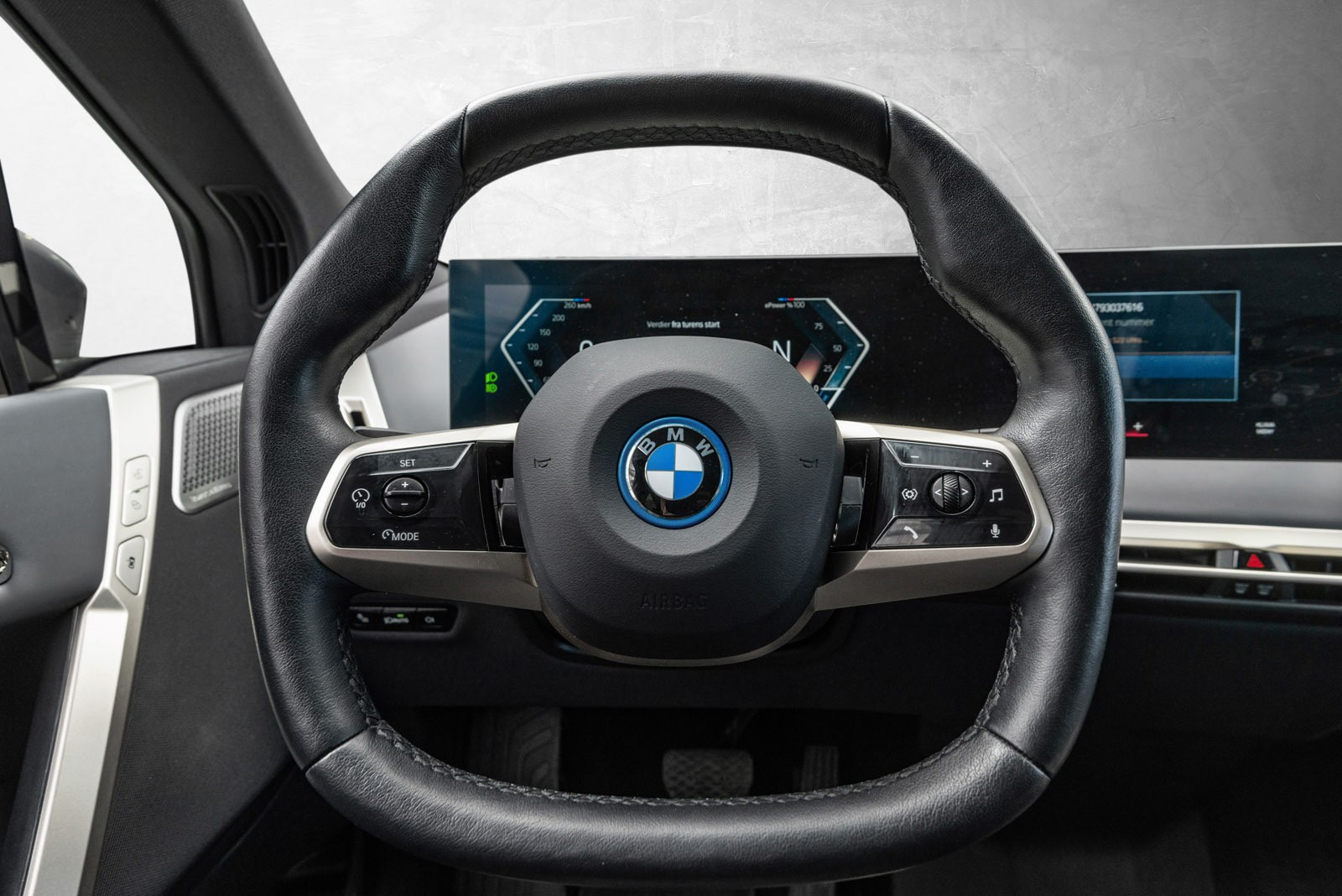 BMW iX M60