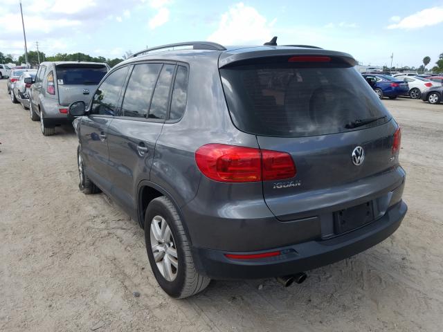 Volkswagen Tiguan S 2015