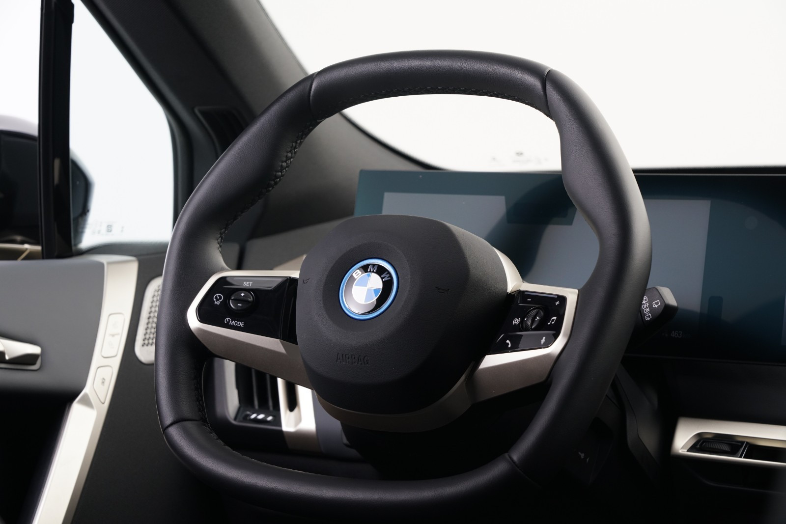 BMW iX M60