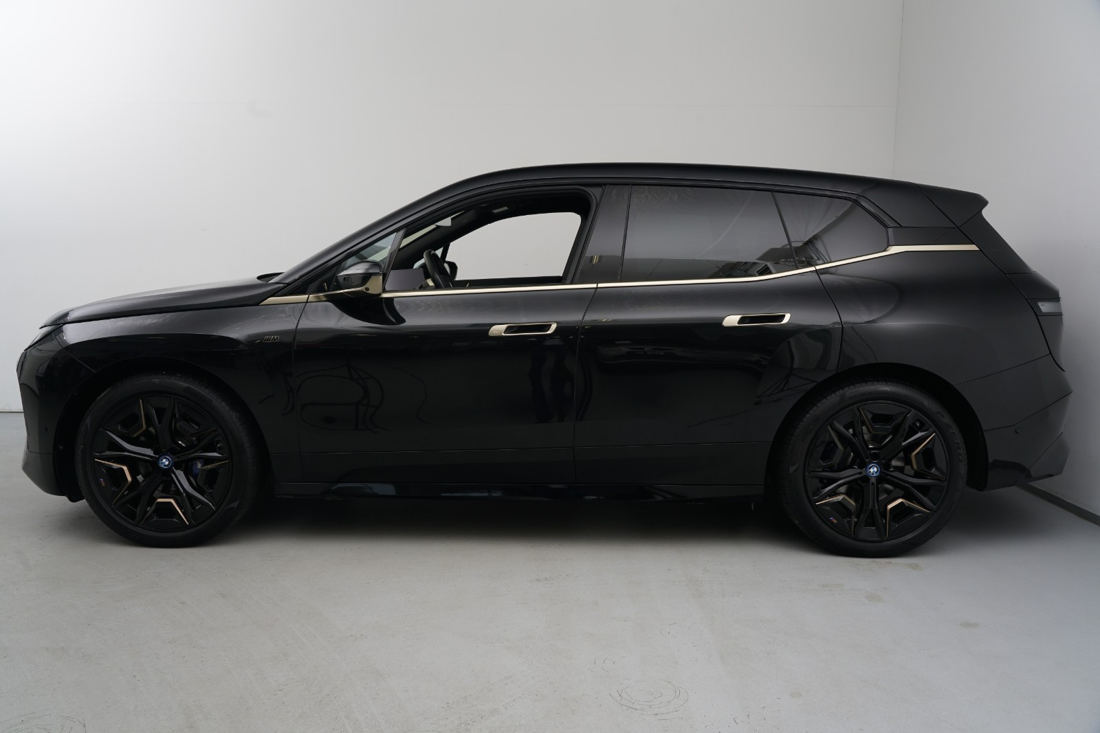 BMW iX M60
