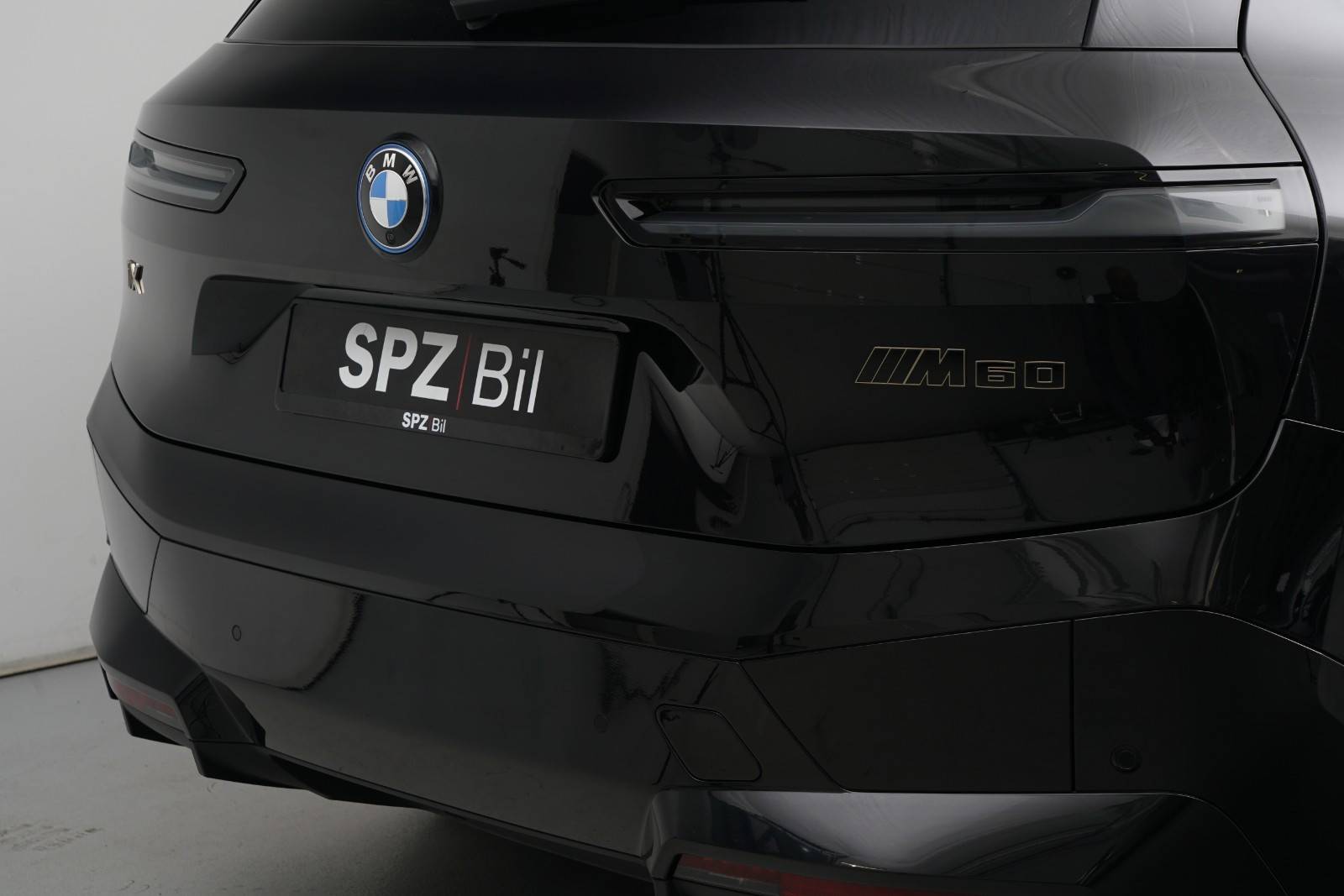 BMW iX M60