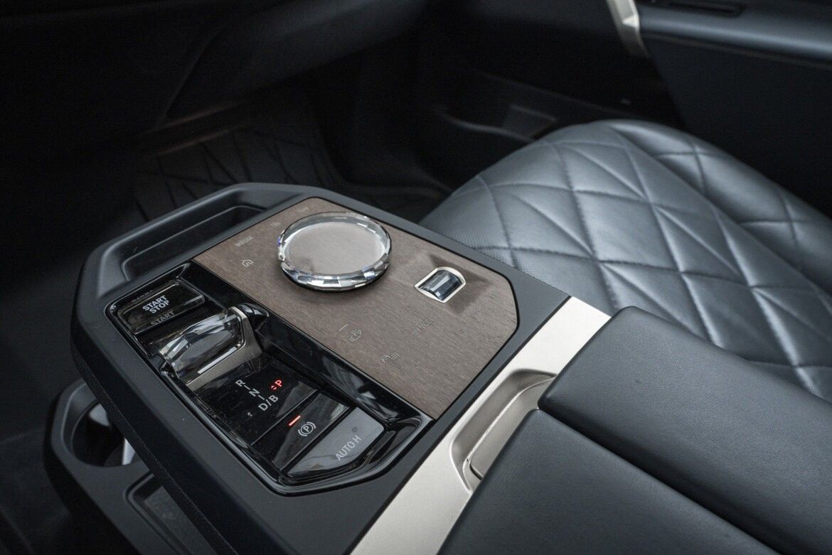BMW iX xDrive 40