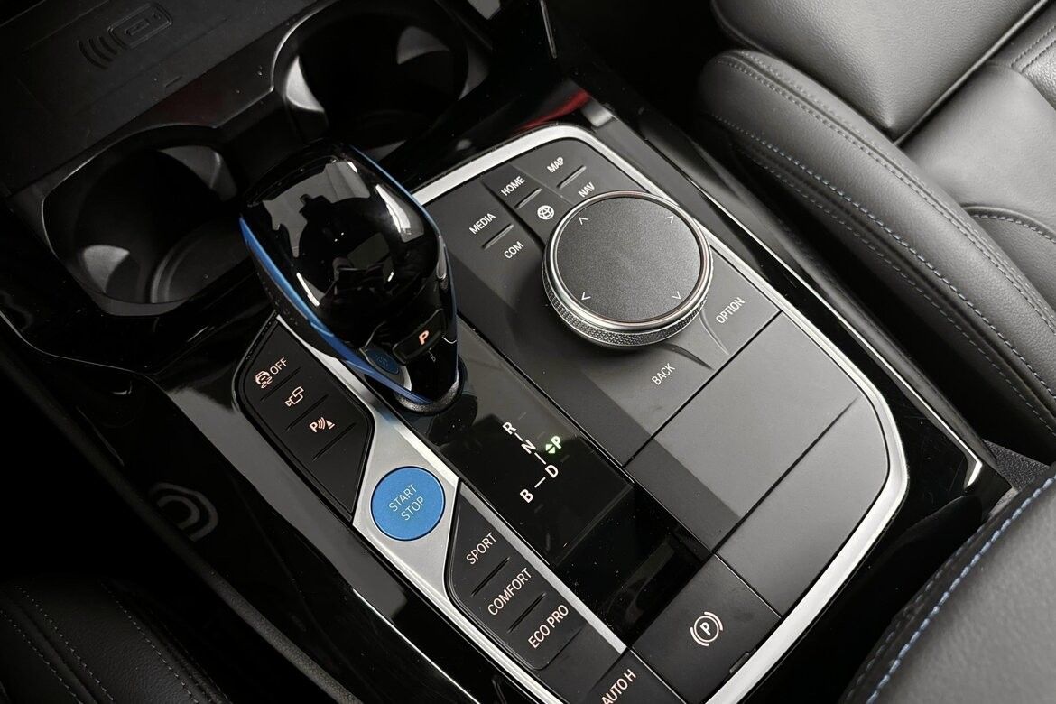 BMW iX3