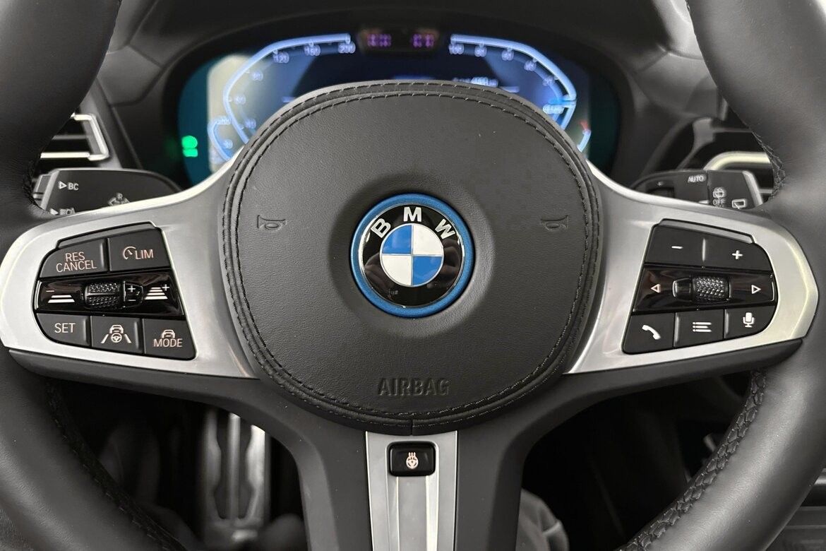 BMW iX3