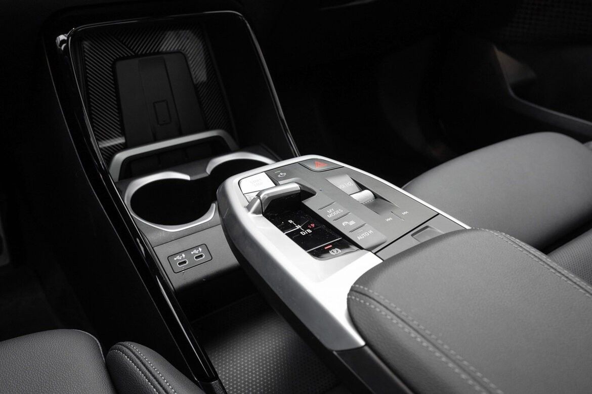 BMW iX1