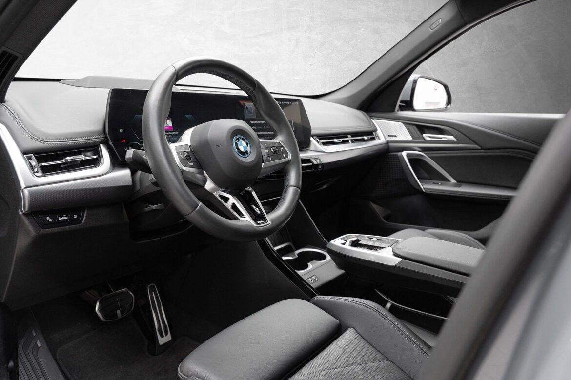 BMW iX1
