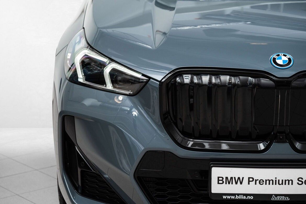 BMW iX1