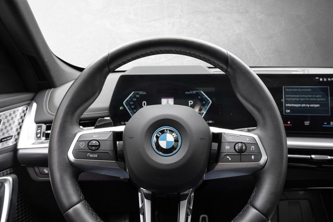 BMW iX1