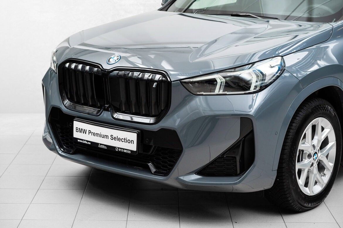 BMW iX1