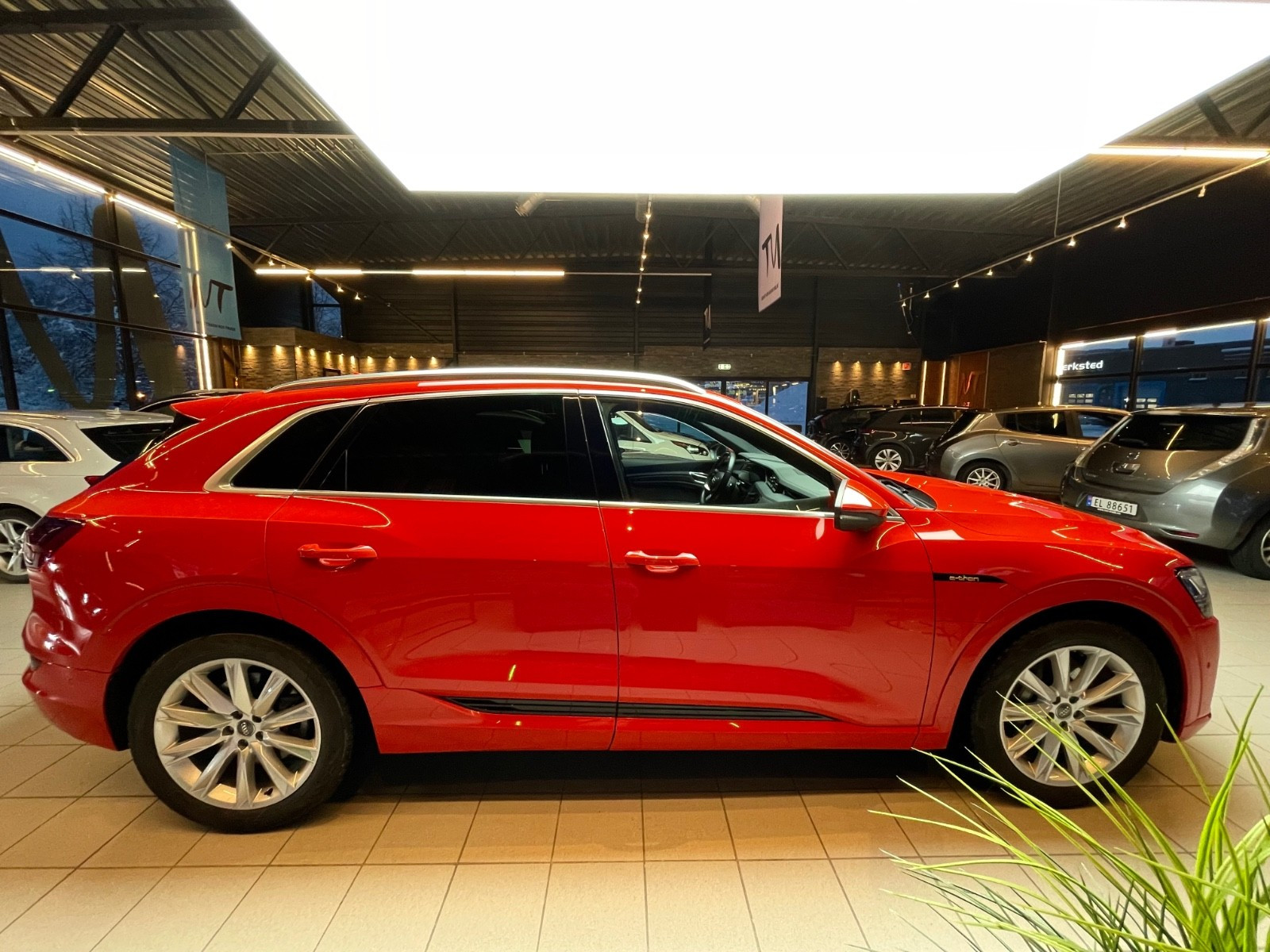 Audi e-tron