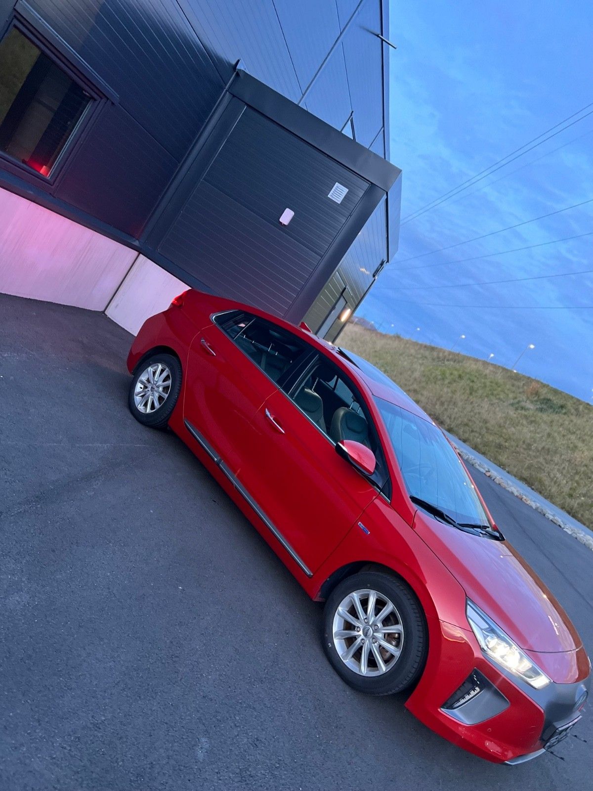 Hyundai IONIQ