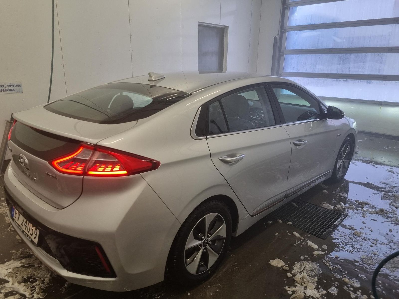 Hyundai IONIQ