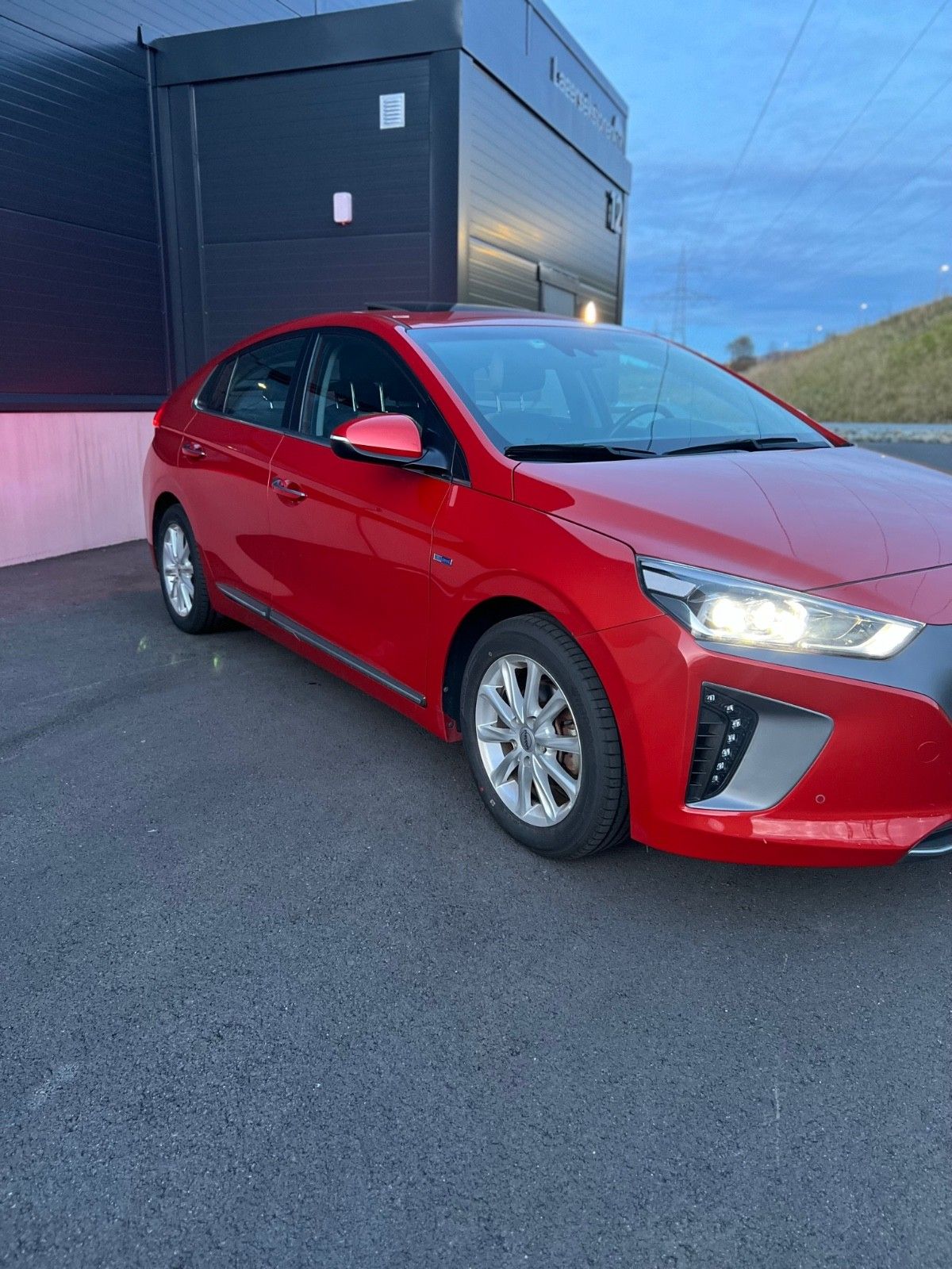 Hyundai IONIQ