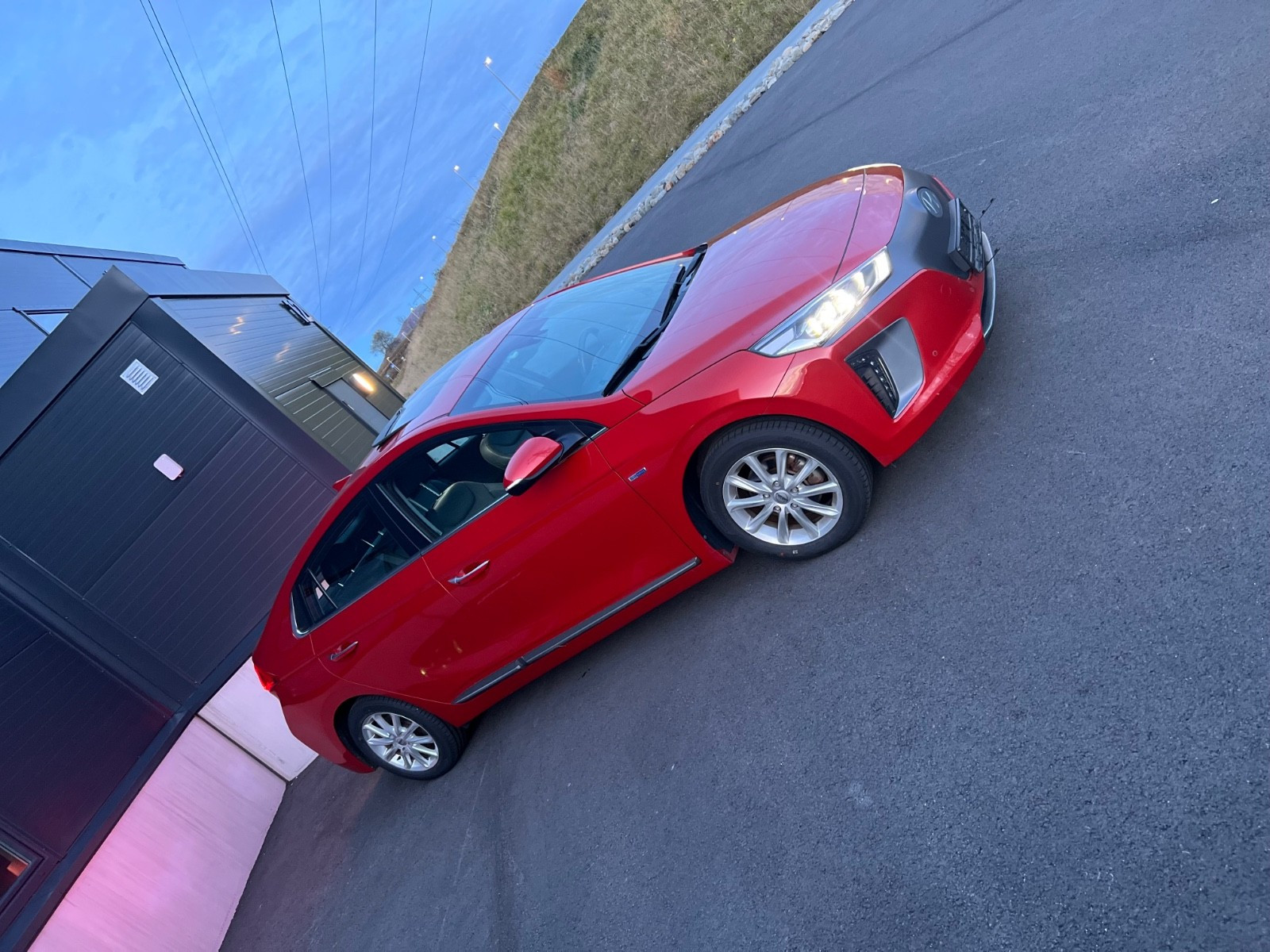Hyundai IONIQ