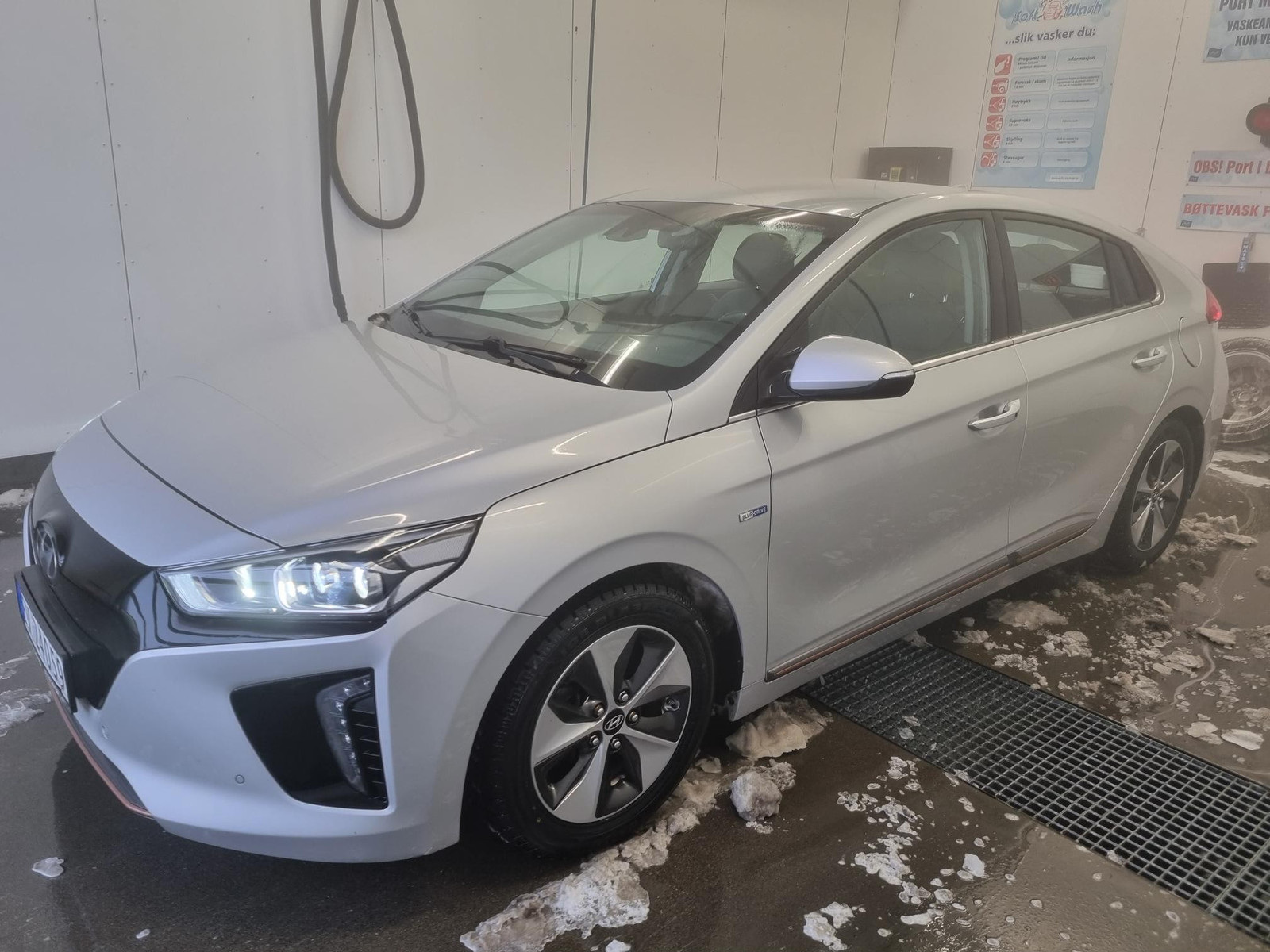 Hyundai IONIQ