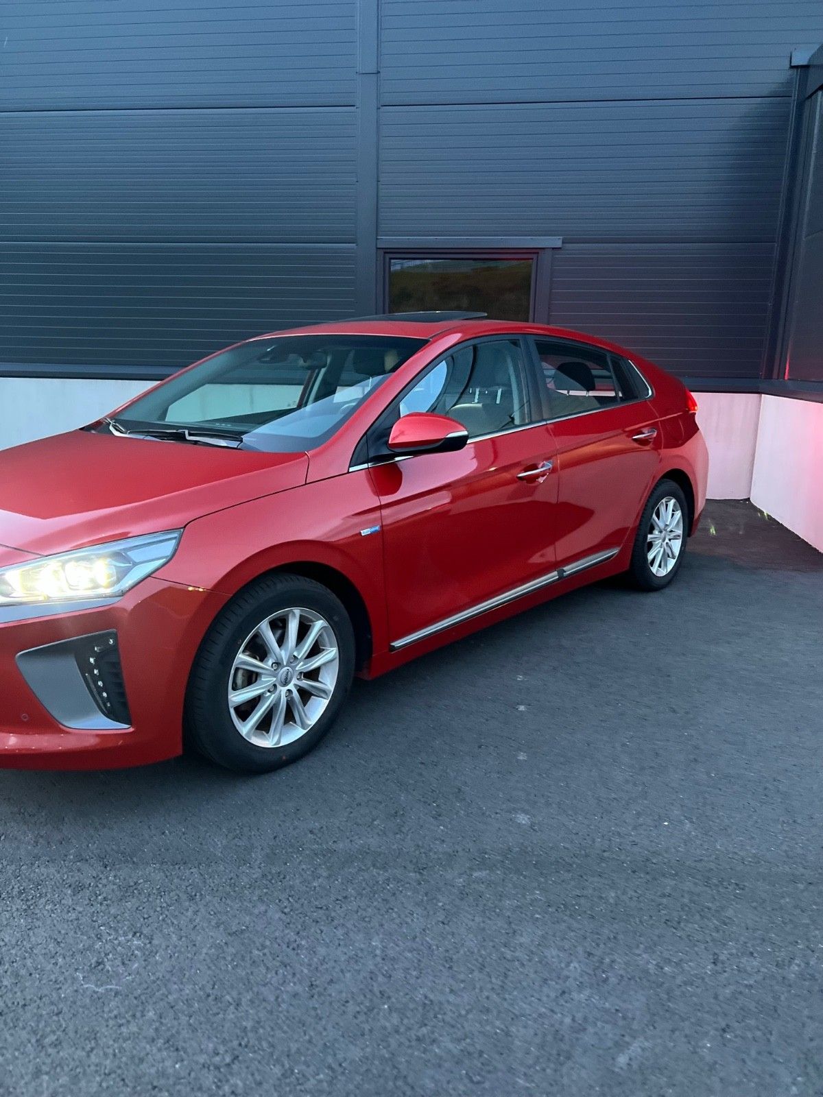 Hyundai IONIQ