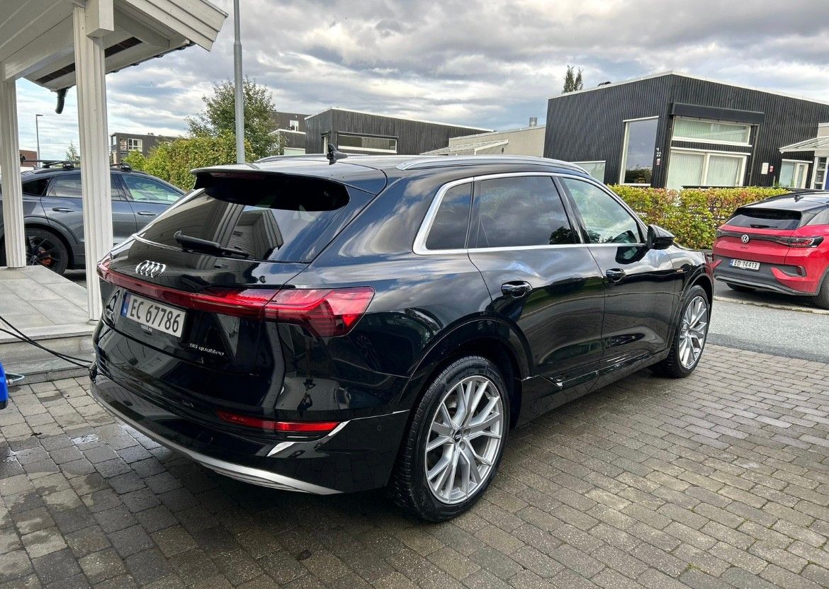 Audi e-tron