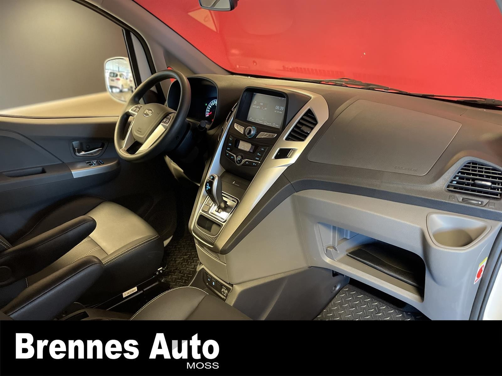 BYD T3