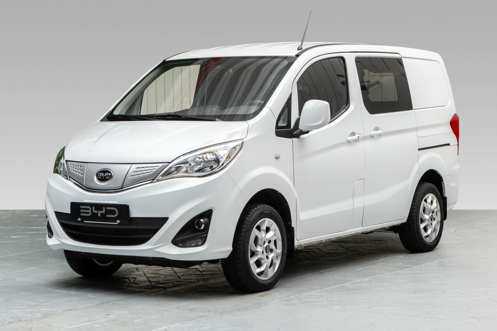 BYD T3
