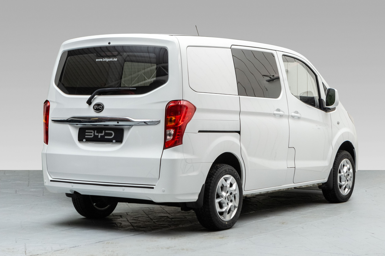 BYD T3
