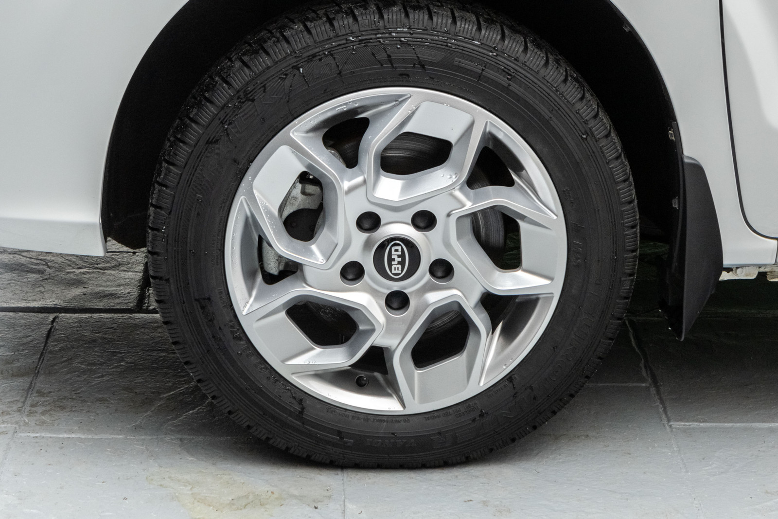 BYD T3
