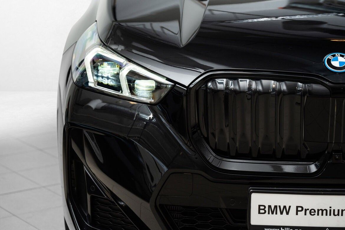 BMW iX1