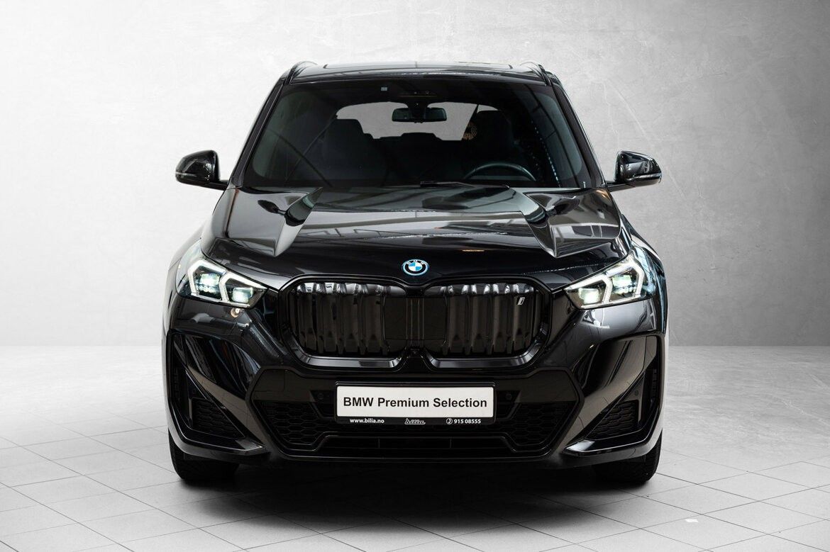 BMW iX1