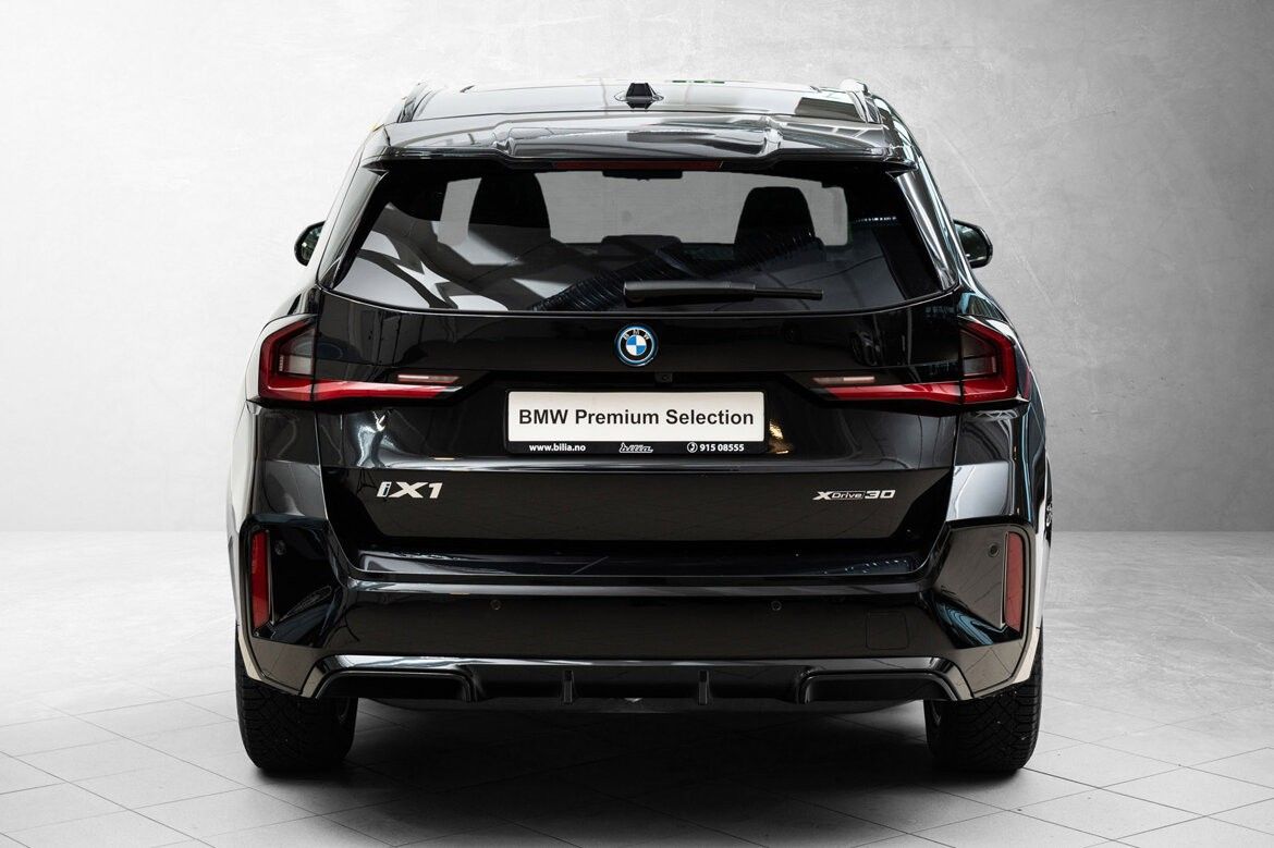 BMW iX1