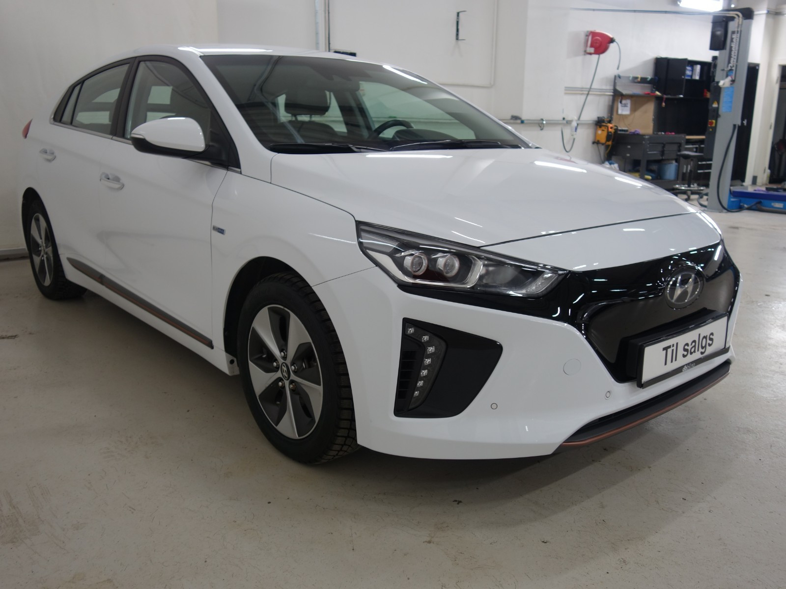Hyundai IONIQ