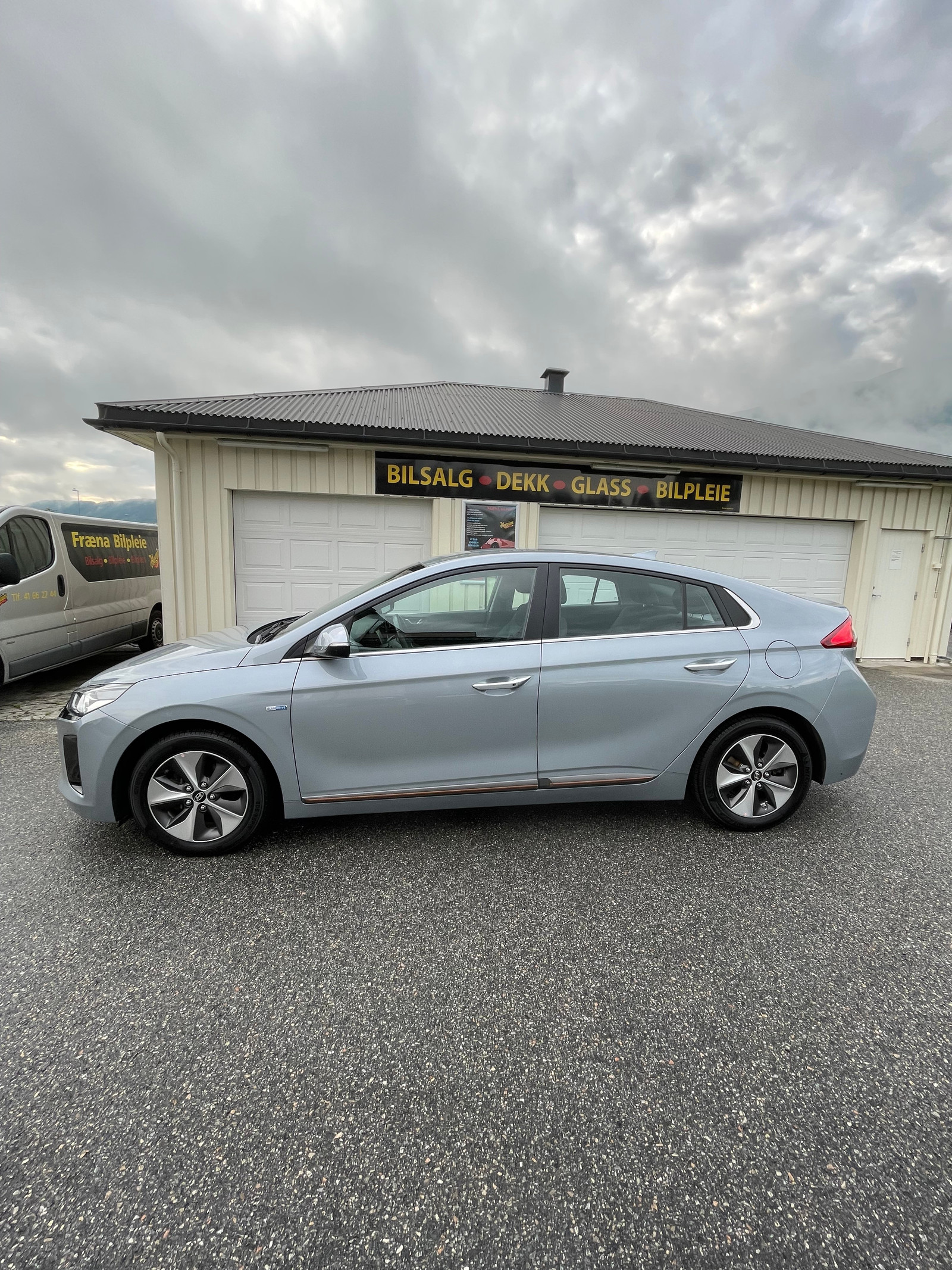 Hyundai IONIQ