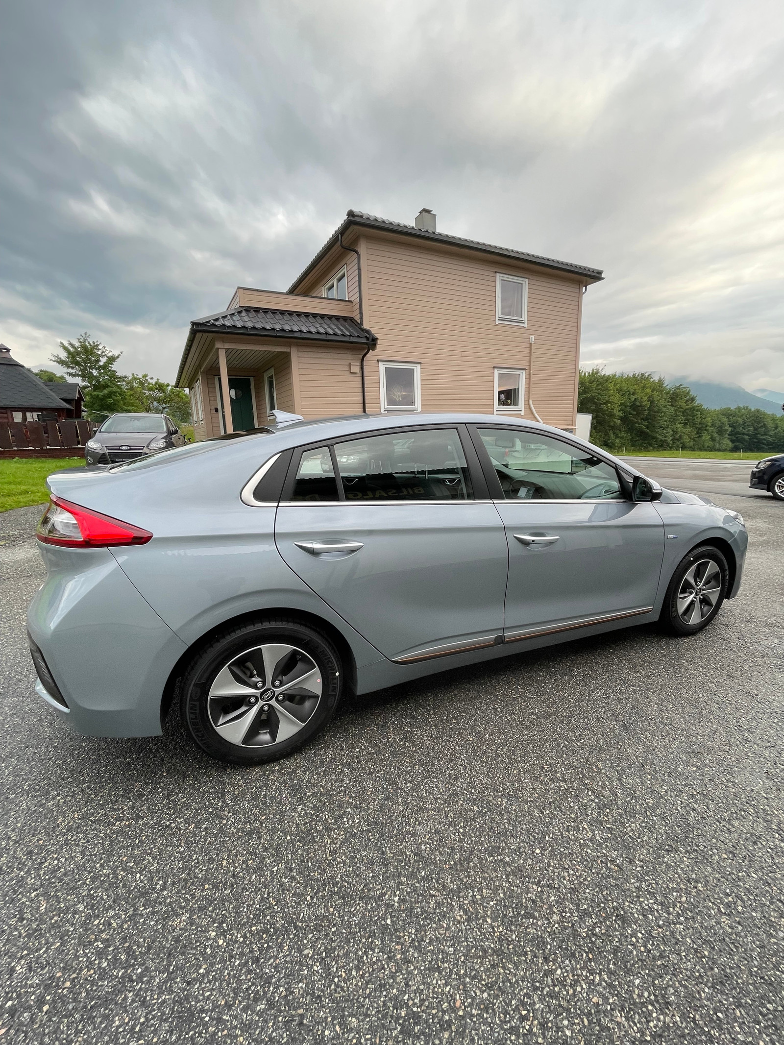 Hyundai IONIQ
