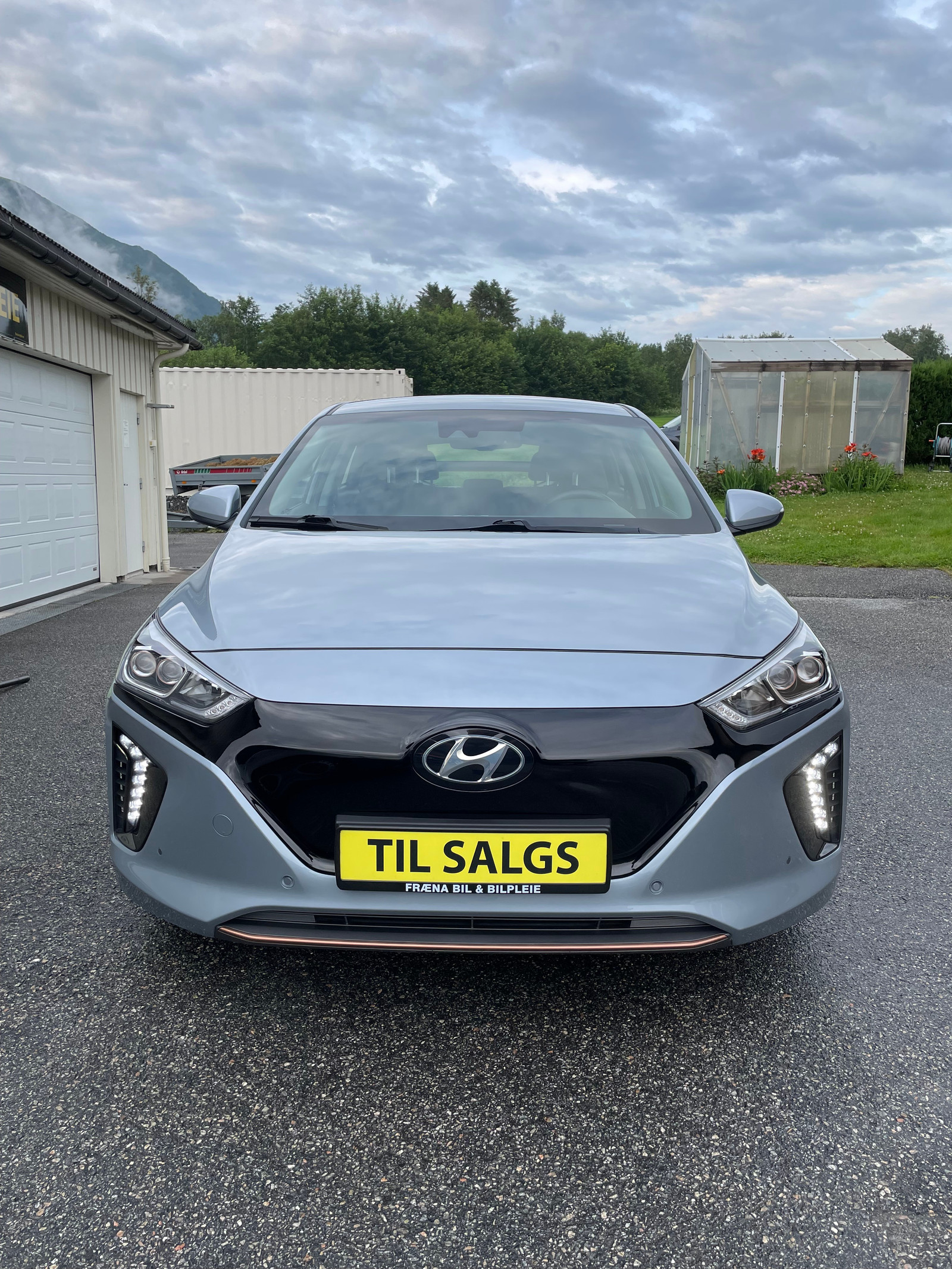 Hyundai IONIQ