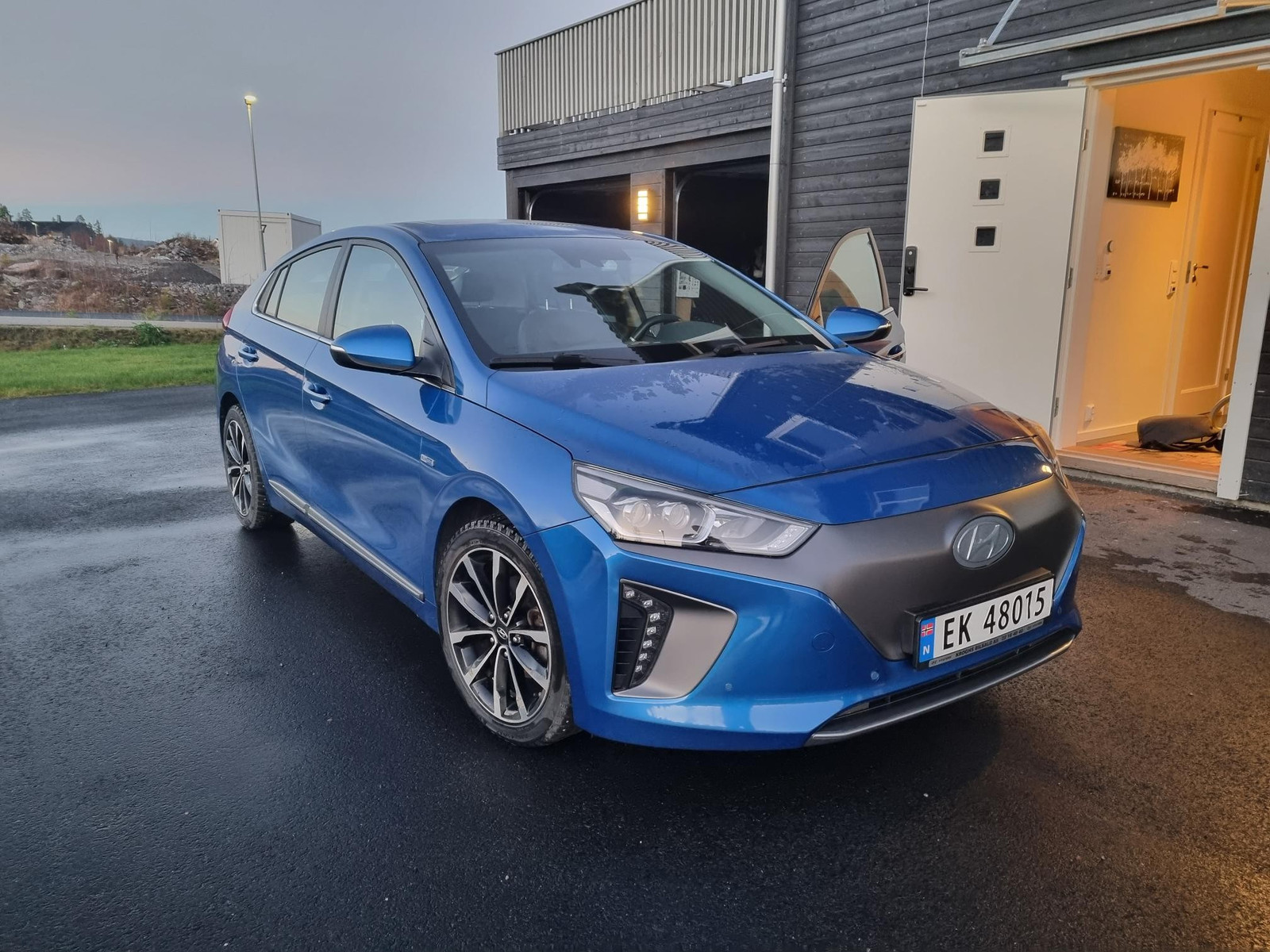 Hyundai IONIQ