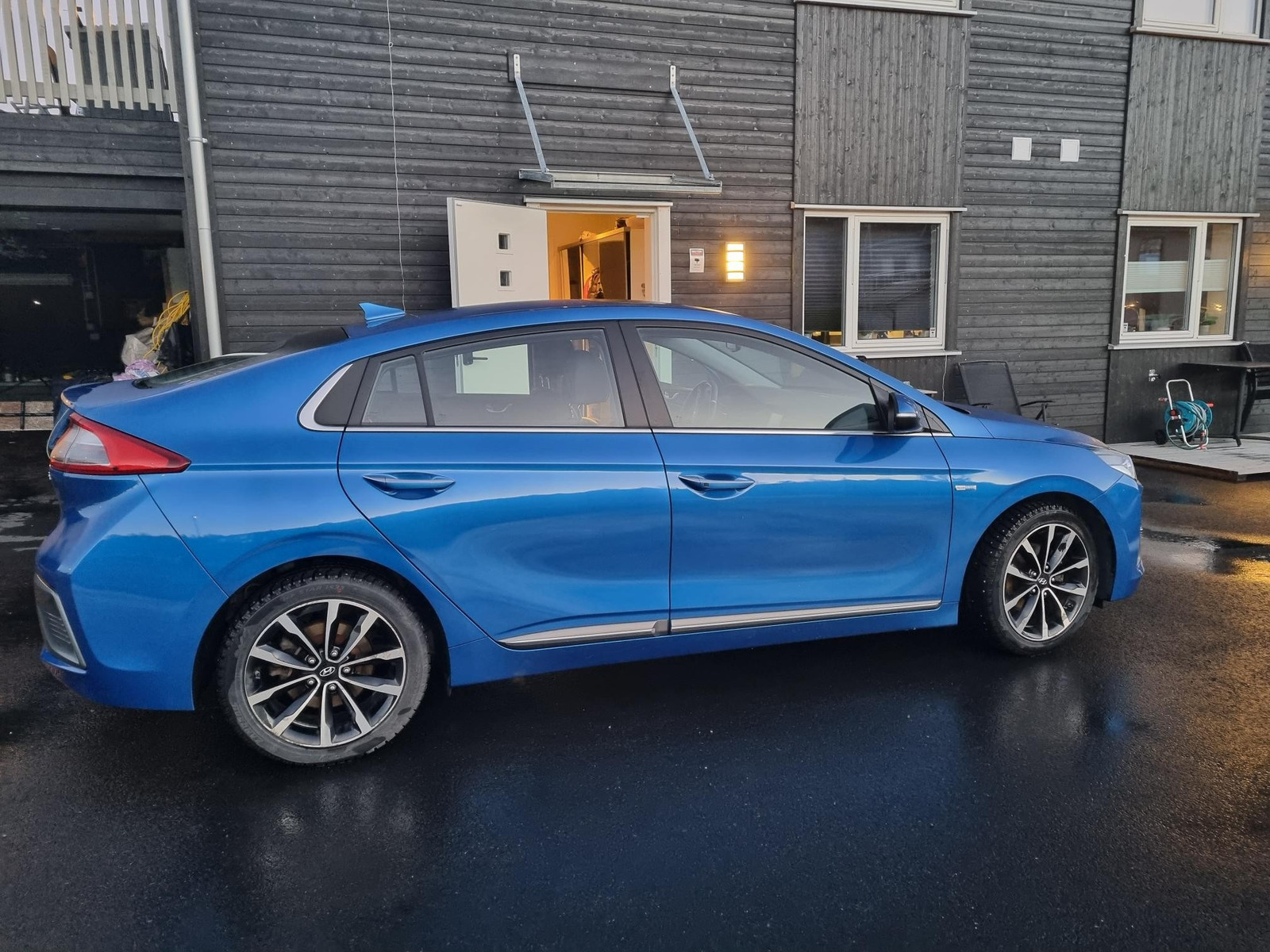 Hyundai IONIQ