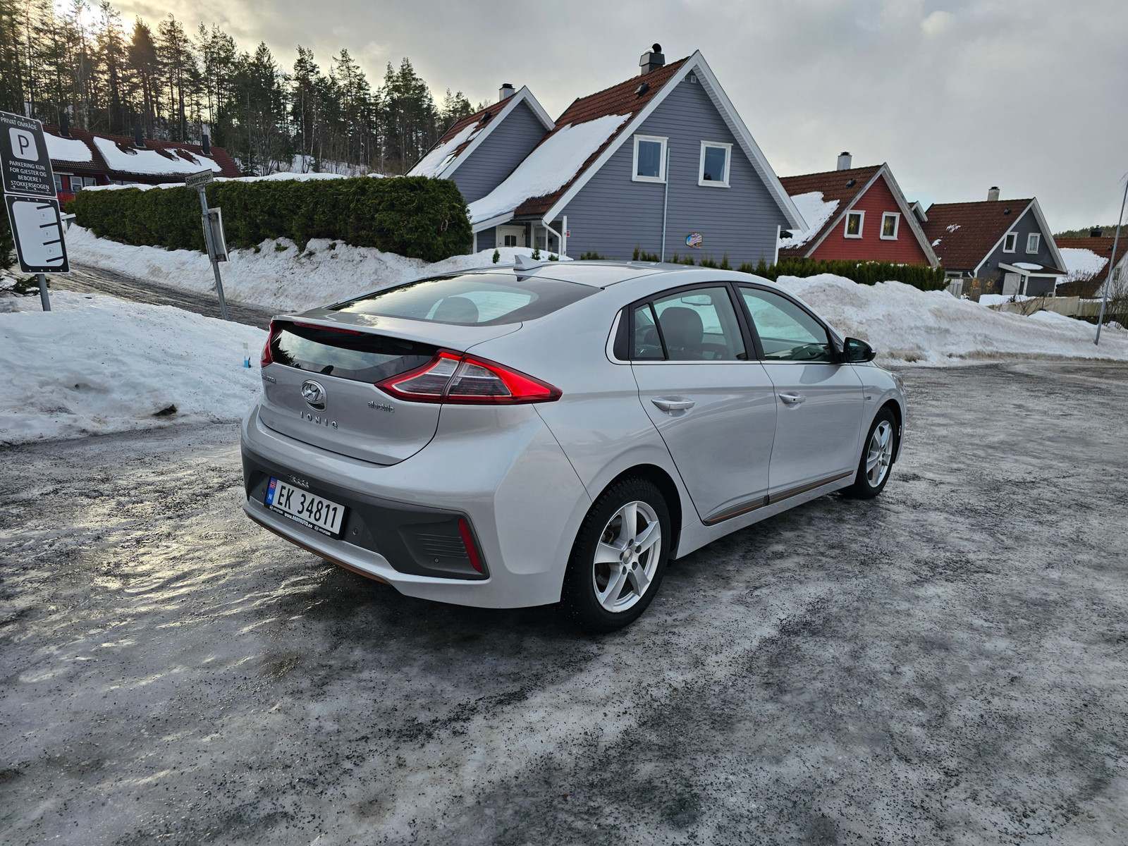 Hyundai IONIQ