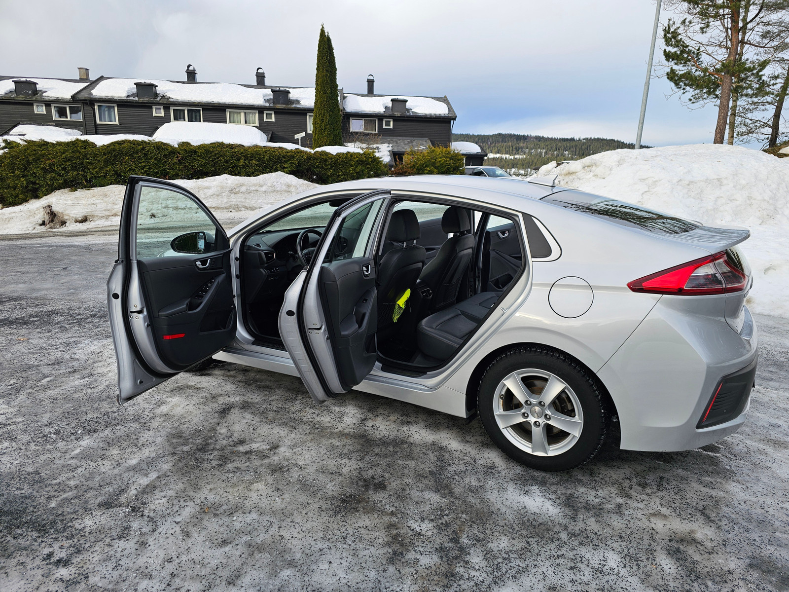 Hyundai IONIQ