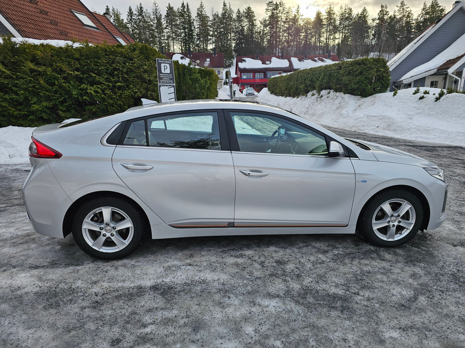 Hyundai IONIQ