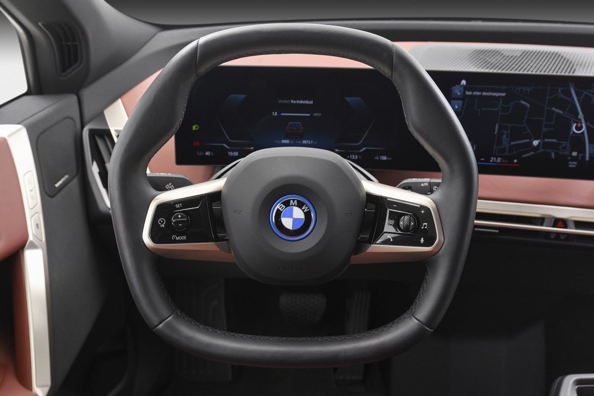 BMW iX xDrive 40