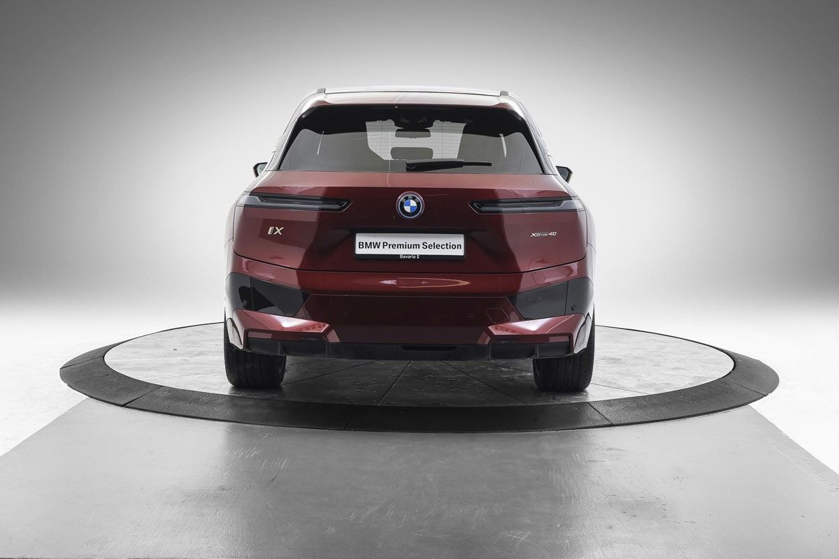 BMW iX xDrive 40