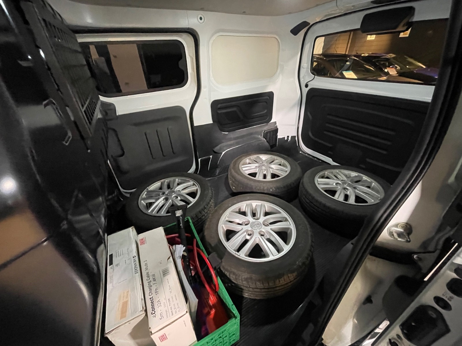 BYD T3