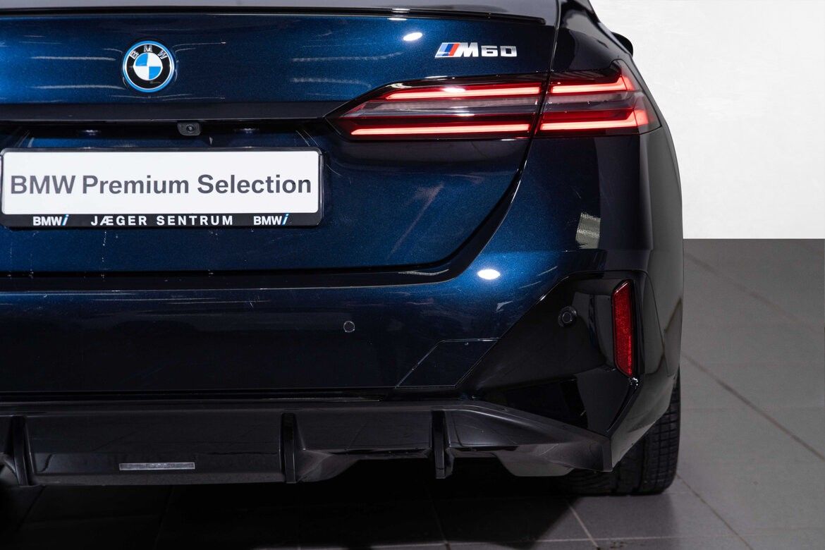 BMW i5 M60