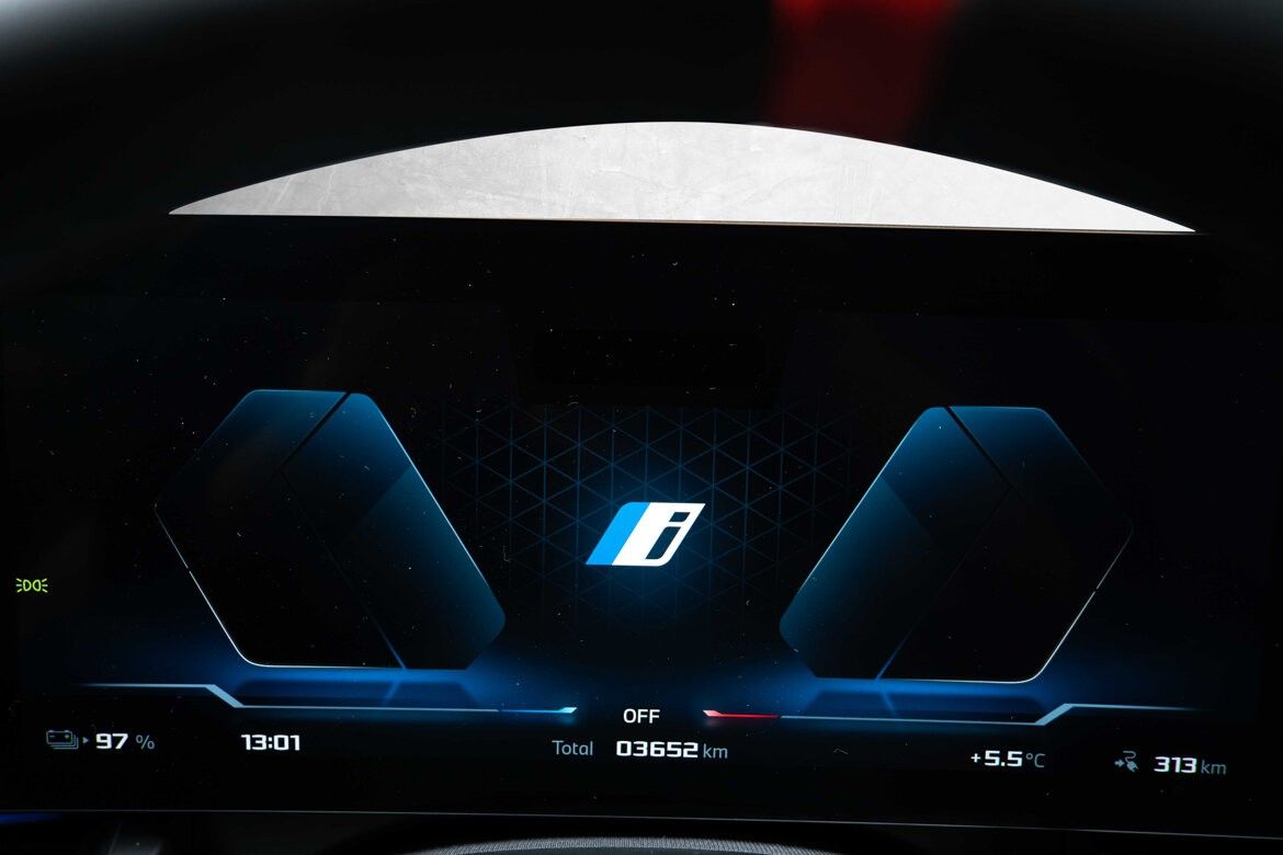 BMW i5 M60