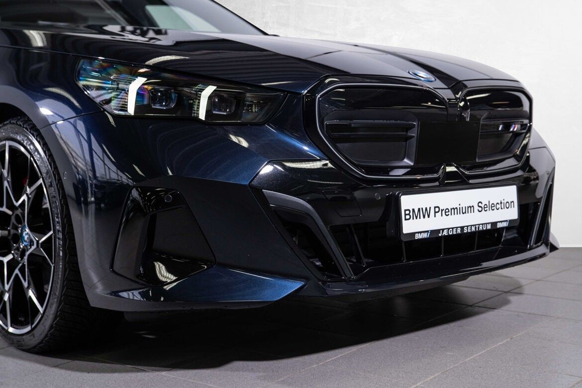 BMW i5 M60
