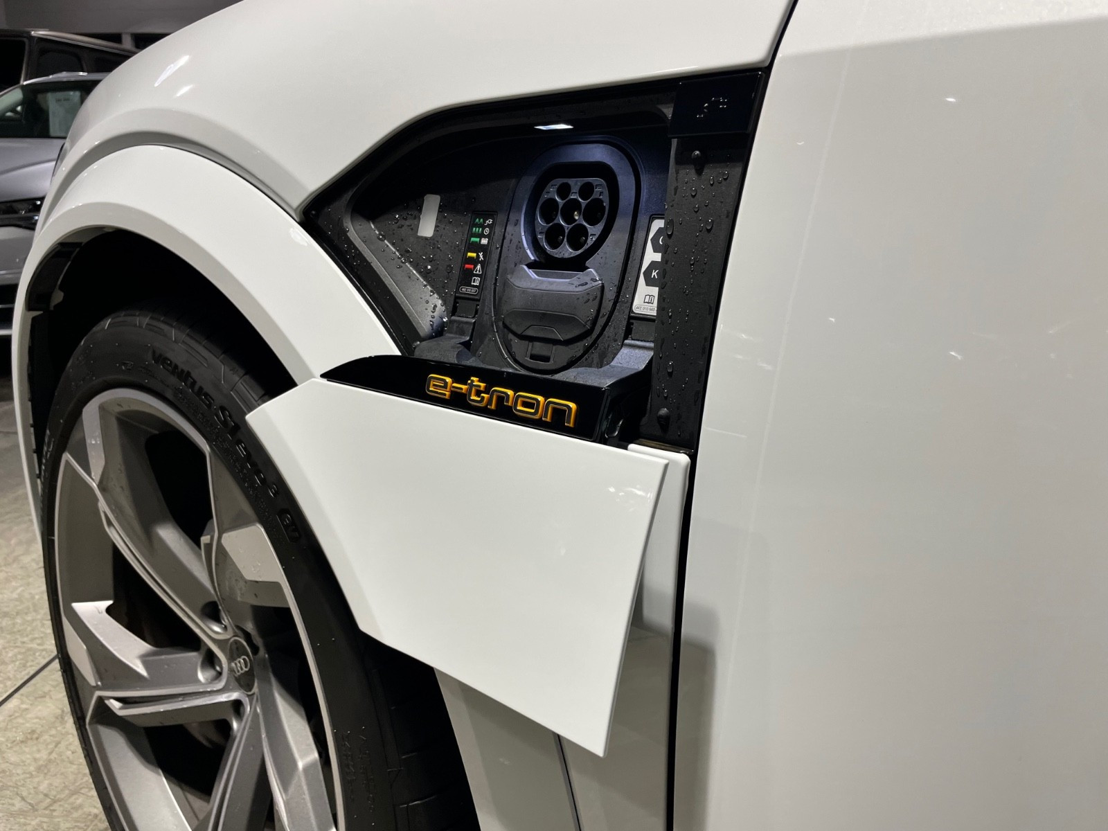 Audi e-tron