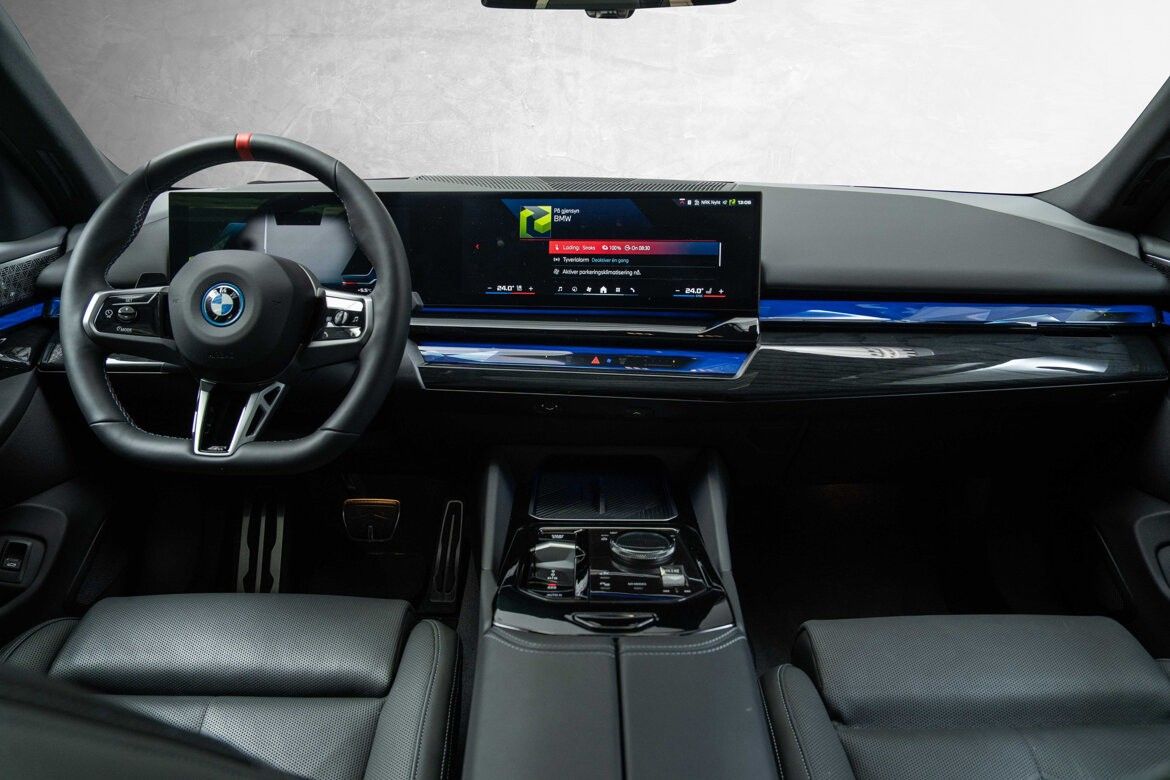 BMW i5 M60