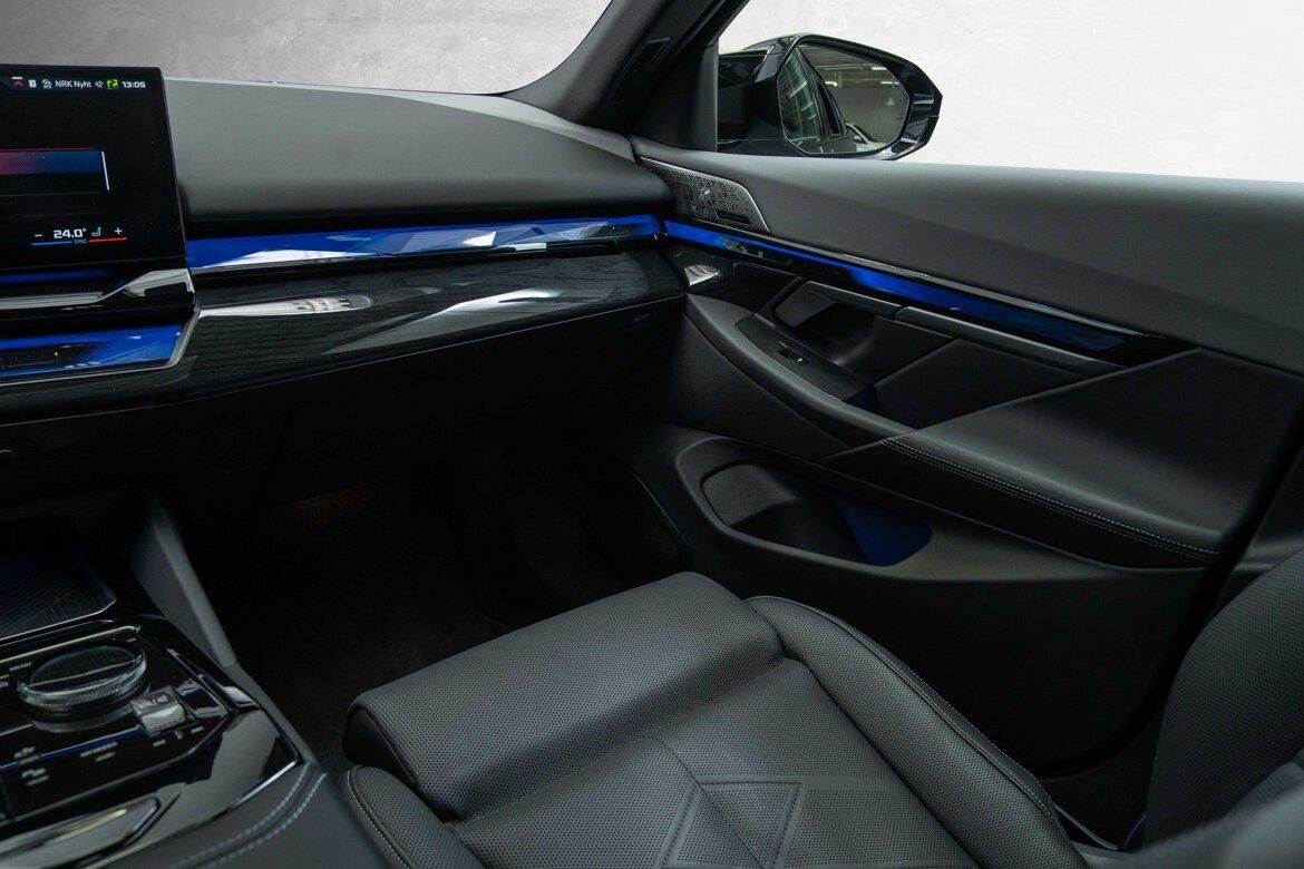 BMW i5 M60