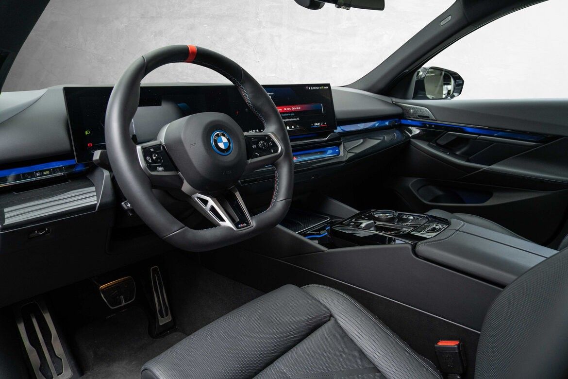 BMW i5 M60